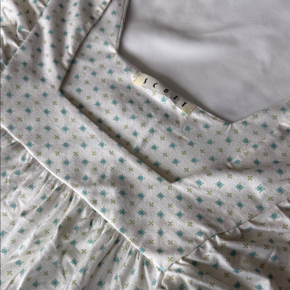 Scott White and Blue Floral Blouse - Picture 2 of 4